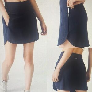 Athleta Fairway 16” Golf Navy Skort Sz L
